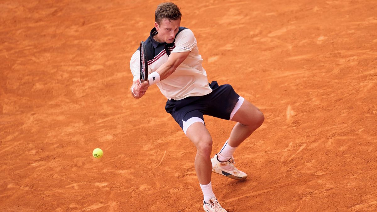 Lehečka zvládl přechod na antuku. Na kurtu se ale potil přes tři hodiny